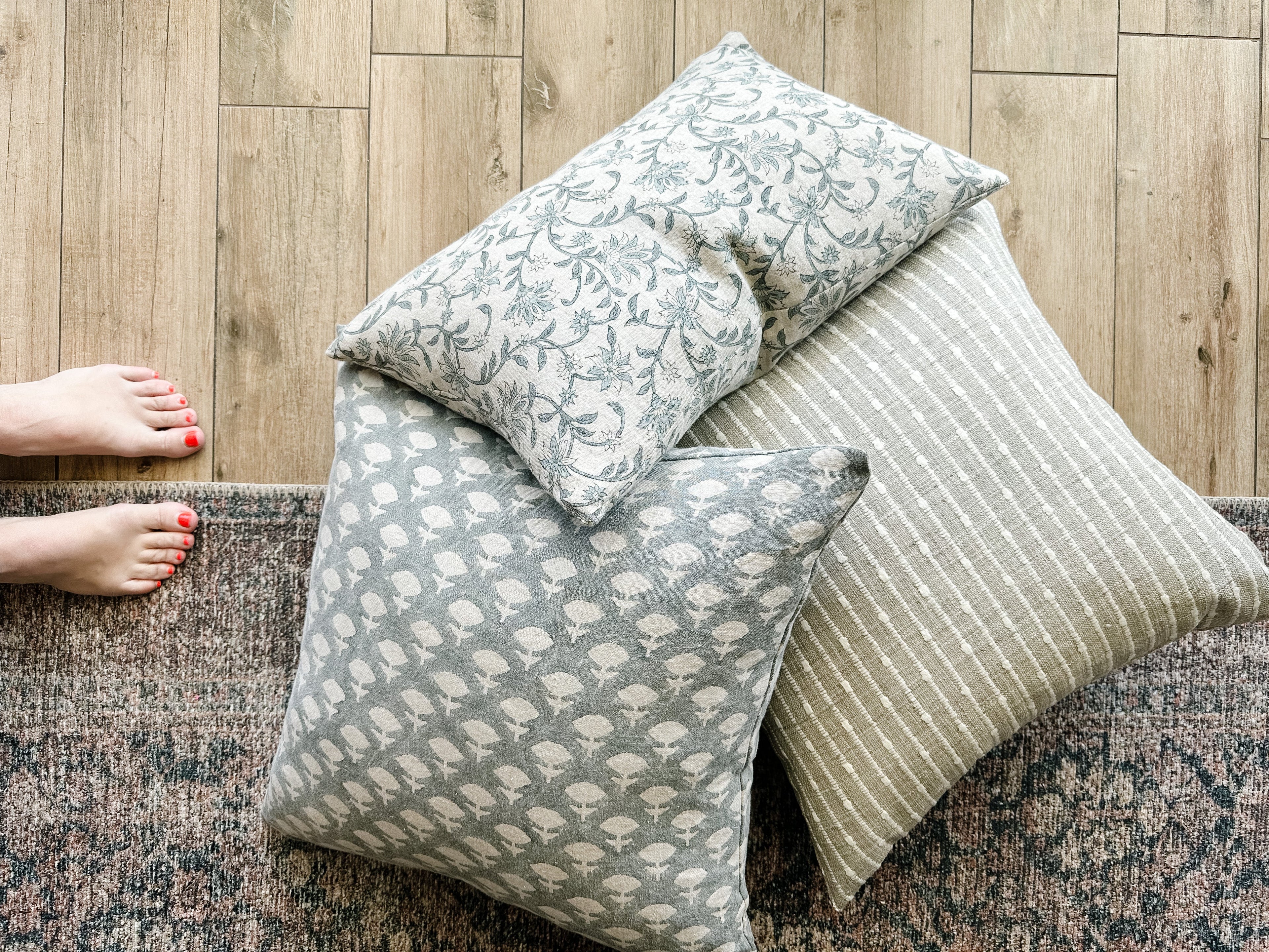 Evelyn Floral Pillow Cover